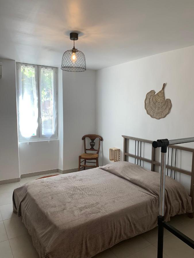 Appartement L'Almanarre à Hyères Extérieur photo